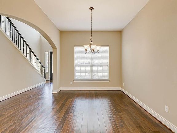 3rd image of 125 Spanish Oak Dr