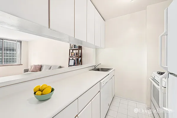 Rented by Douglas Elliman | media 21