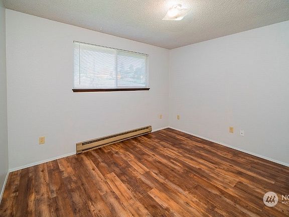 5th image of 10026 30th Street NE