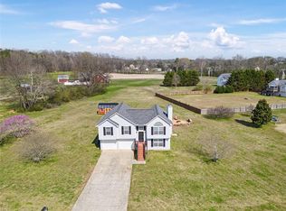 137 Terry Ln, Adairsville, GA 30103