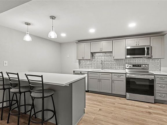 5th image of 3147 Black Swan Dr