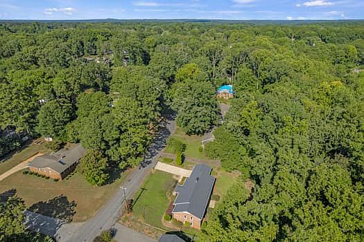 3rd image of 416 Ransdell Dr