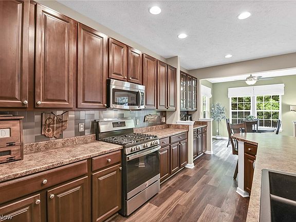 2nd image of 8824 Wheaton Pl