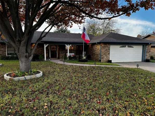 7012 Oakfield Corner Ct, North Richland Hills, TX 76182