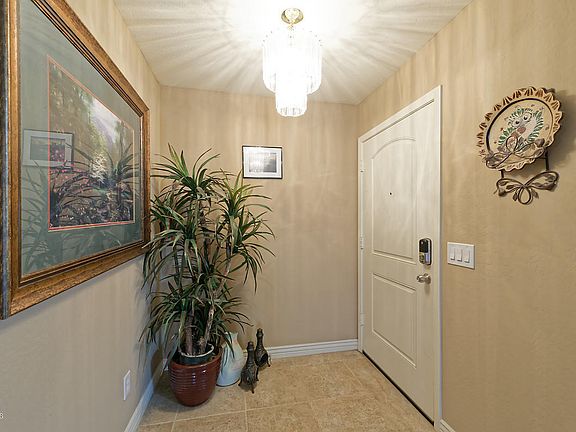 4th image of 40470 W Thornberry Ln