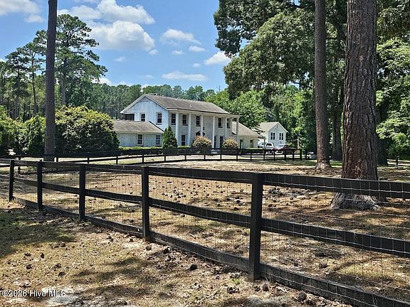 3rd image of 415 Whitebridge Road
