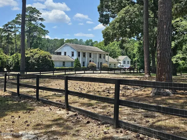 415 Whitebridge Road, Hampstead, NC 28443