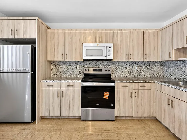 1350 NE 149th St #2 — Photo 5