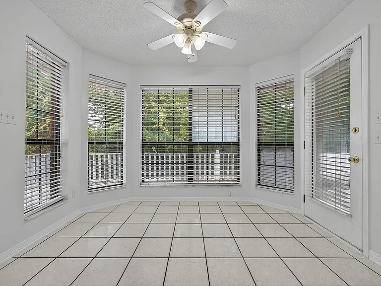 3 Neptune Dr — Photo 15