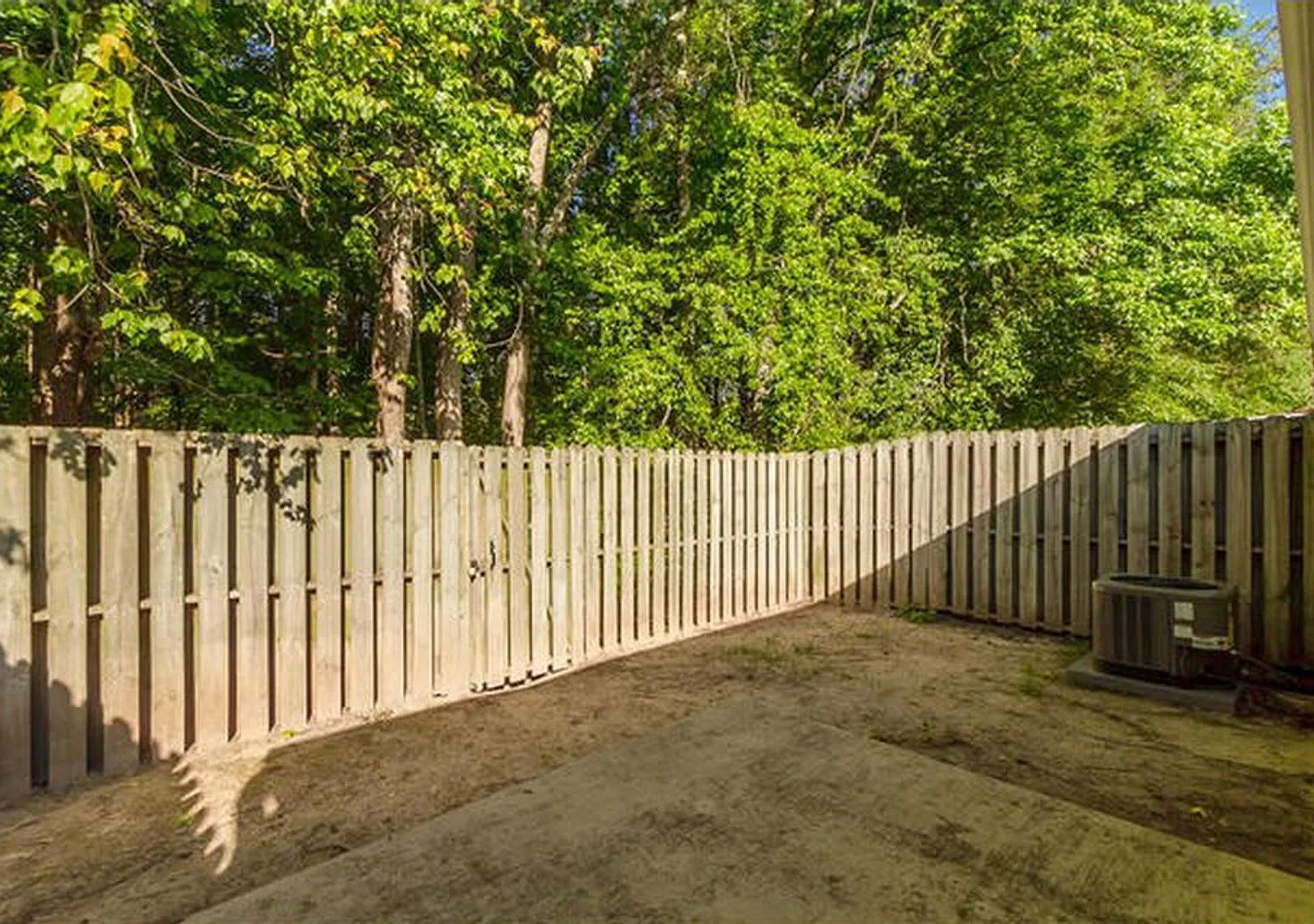 3 Bed/3Bath Centrally located — Photo 2