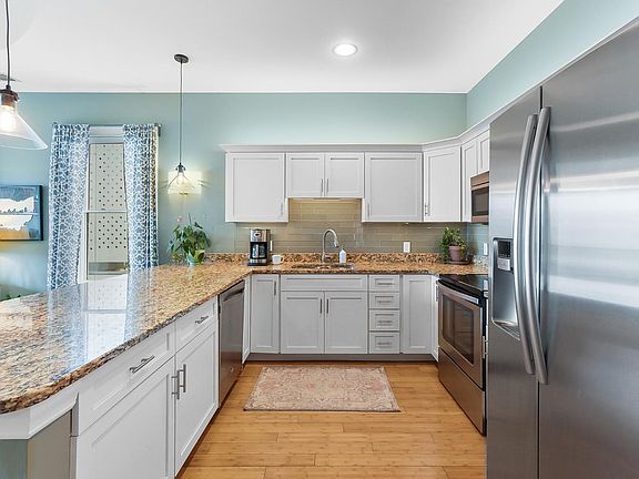 5th image of 1326 Vine St Unit 14