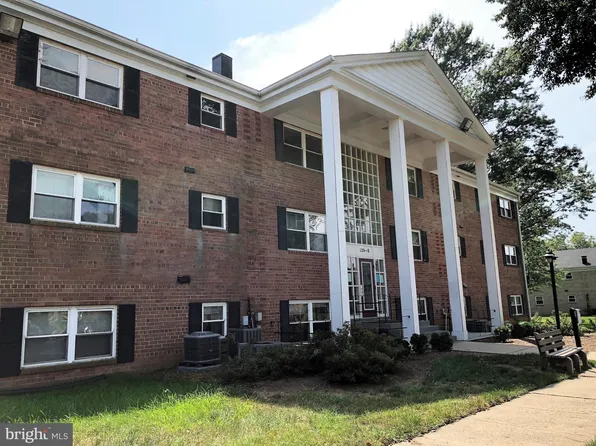 120-8 Washington St NE #9, Leesburg, VA 20176