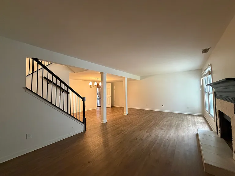 874 Baltimore Pl SW — Photo 8