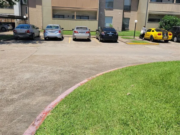 8425 Hearth Dr APT 25, Houston, TX 77054