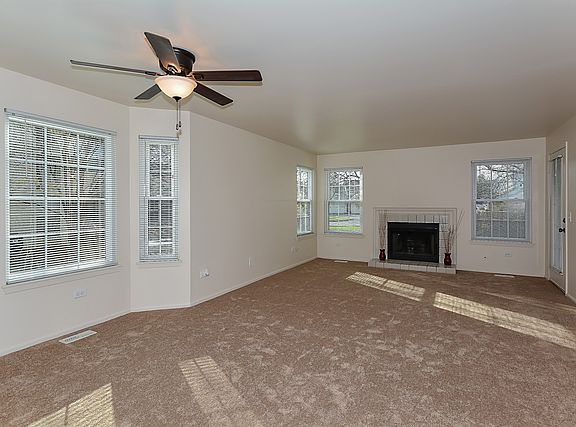4th image of 2864 Belle Ln