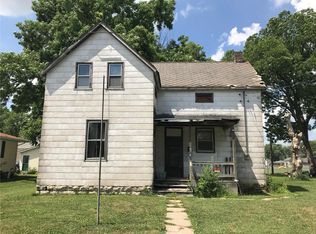 639 S 4th St, Breese, IL 62230