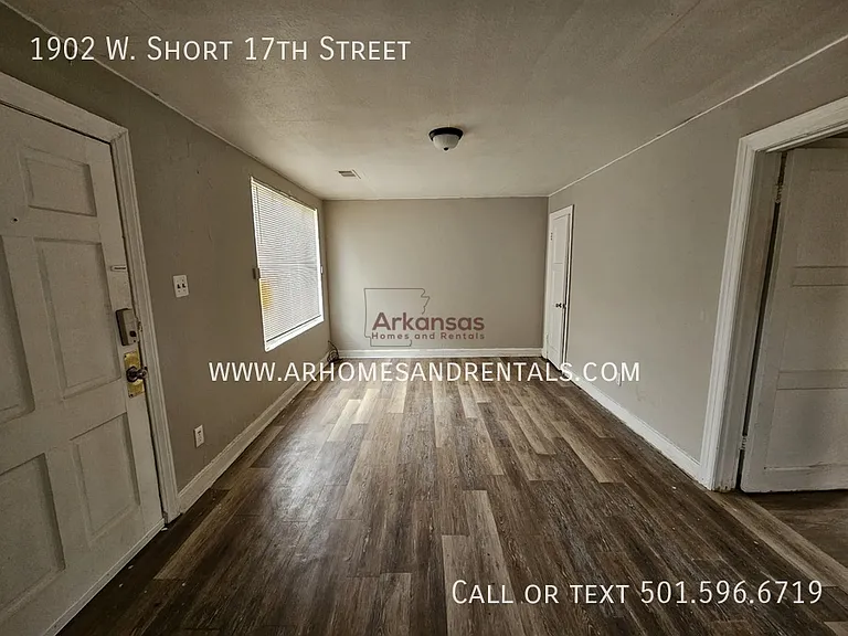 1902 W Short 17th St — Photo 21