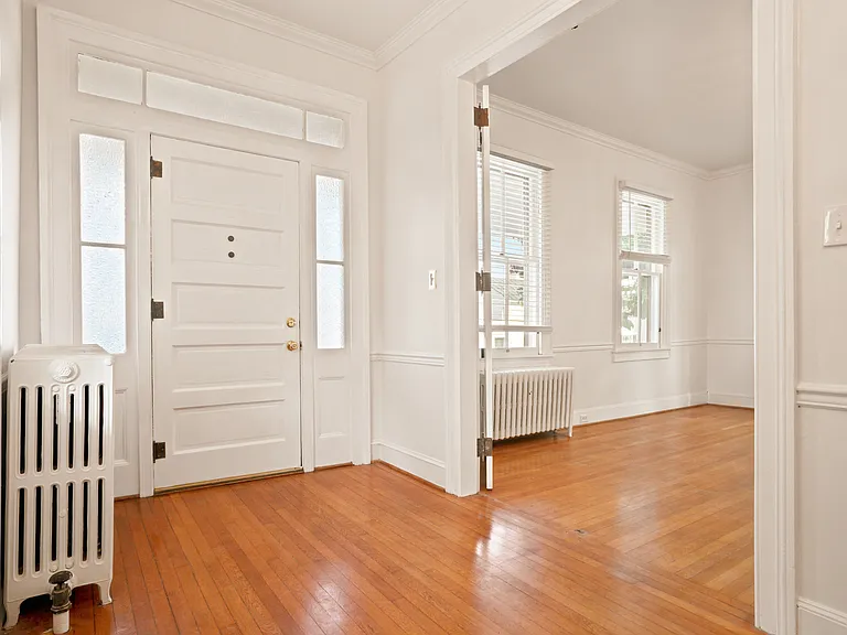 209 N Washington St — Photo 13