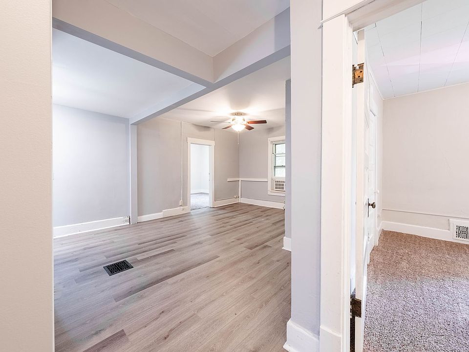 1st image of 408 W Illinois St #B