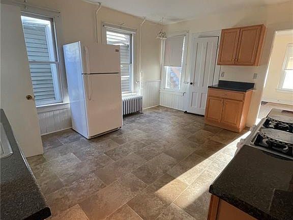 5th image of 37 Rogers St #1