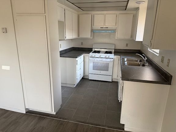 4th image of 11943 207th St APT H