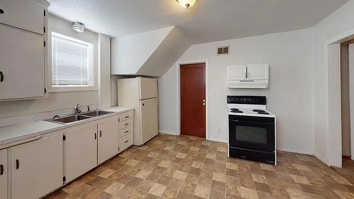 214 N 16th St #B — Photo 13