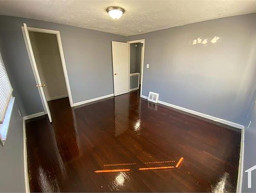 4th image of 9150 Mettetal St