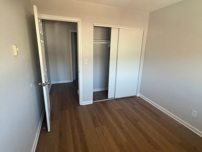 1025 4th Ave #18 — Photo 11