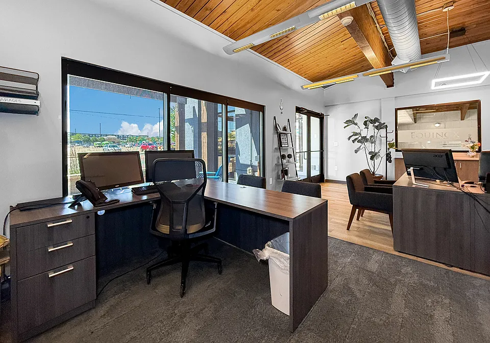 Building Photo 2
