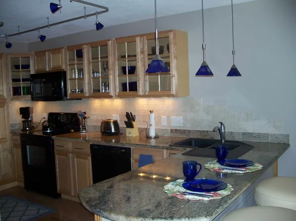 504 Carolina Beach Ave S #J-2, Carolina Beach, NC 28428
