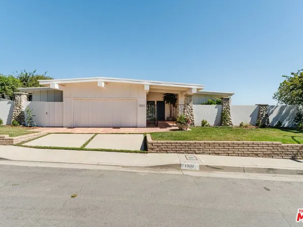 1300 Duende Ln, Pacific Palisades, CA 90272