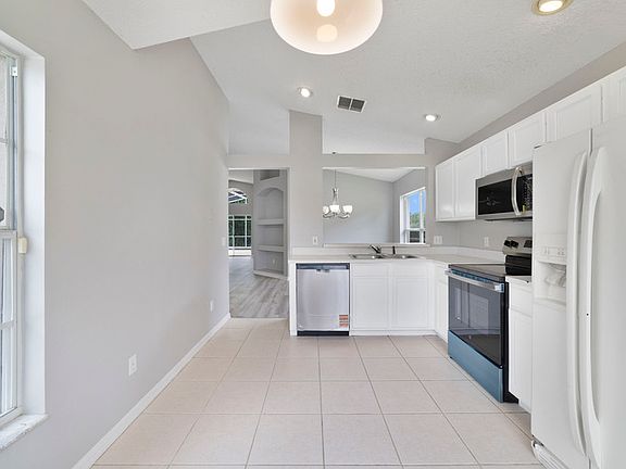 4th image of 182 Canary Island Cir