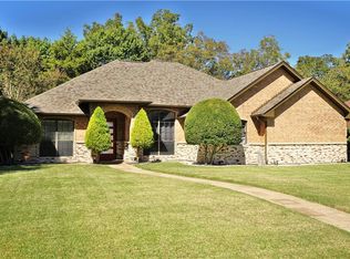 708 Arbor Creek Dr, Desoto, TX 75115