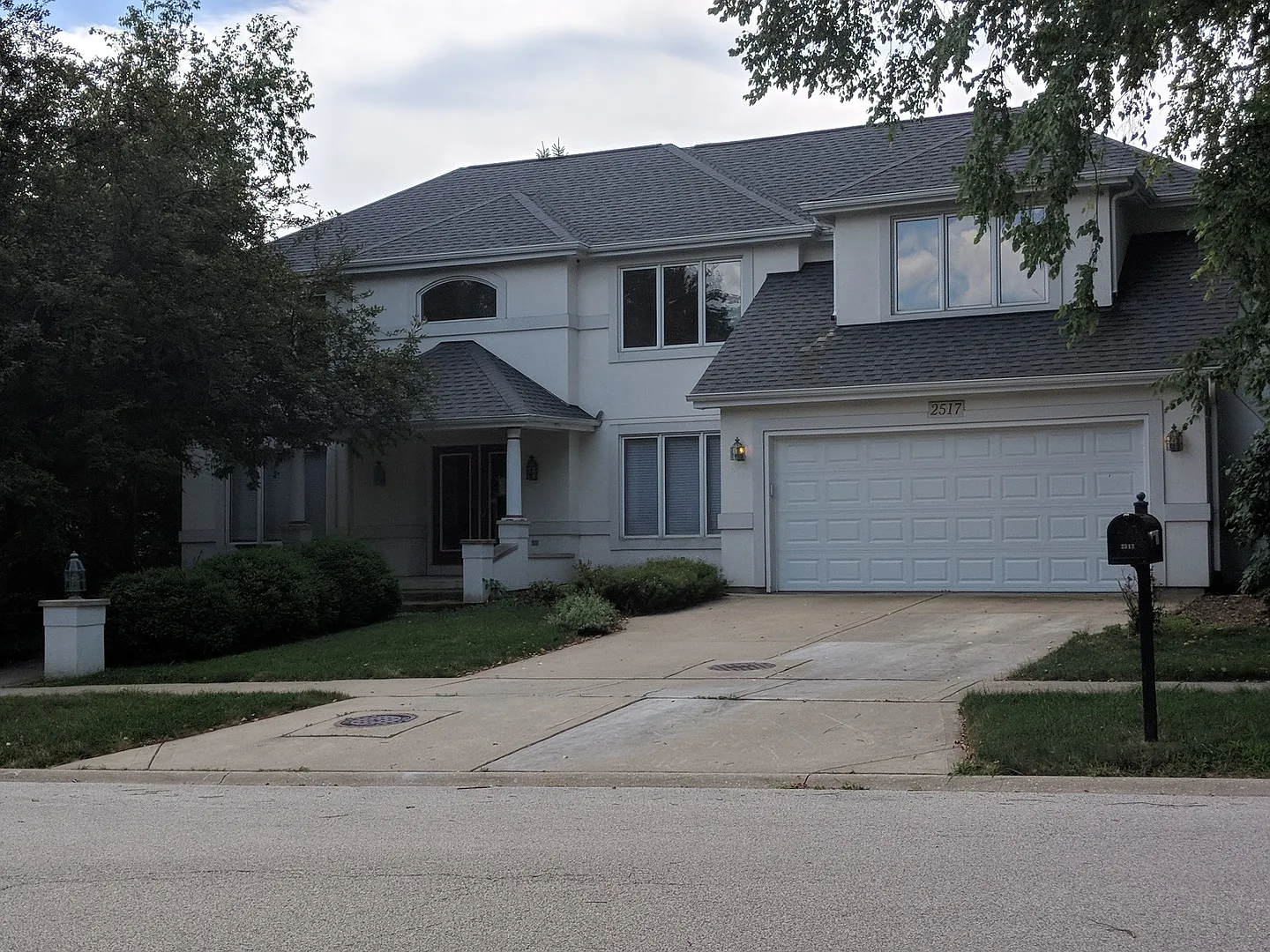 2517 Legacy Dr photo 1