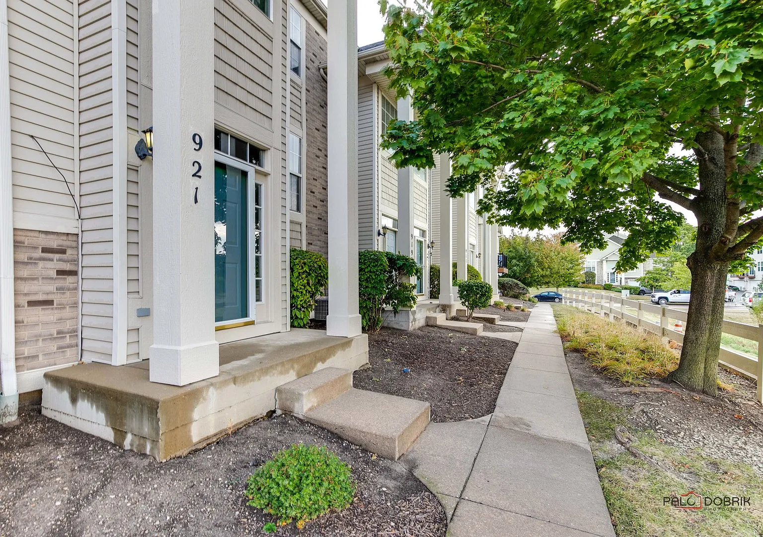 3 bed, 2.5 bath, 2528 sqft, $2,550 — Photo 4