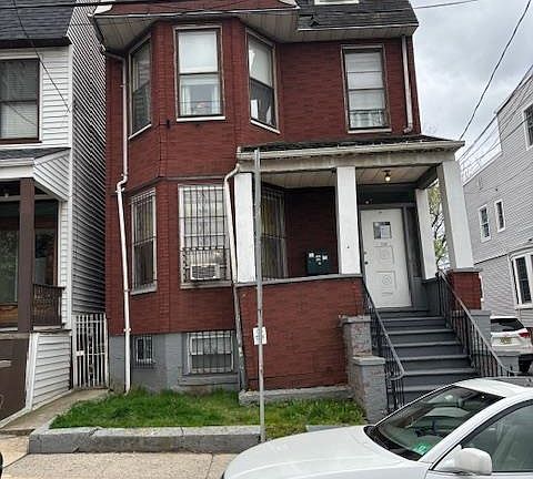 3rd image of 153 Fairview Ave