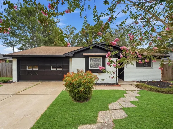 719 Cherry Valley Dr, Huffman, TX 77336