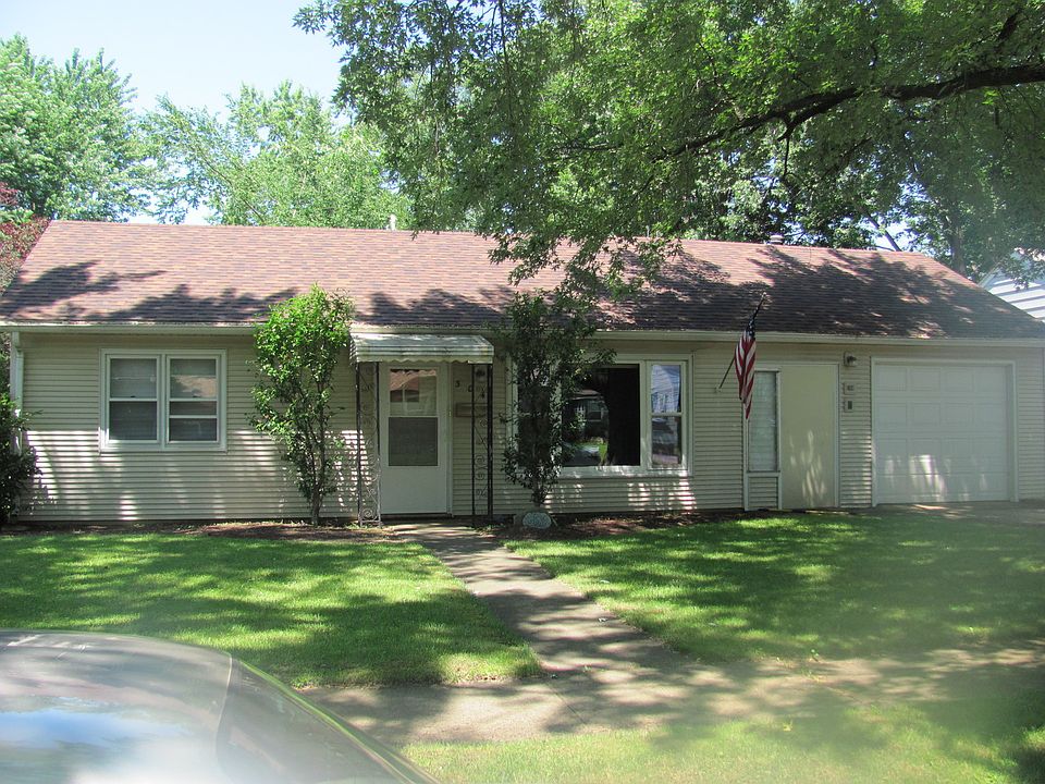 1st image of 304 E Kankakee River Dr