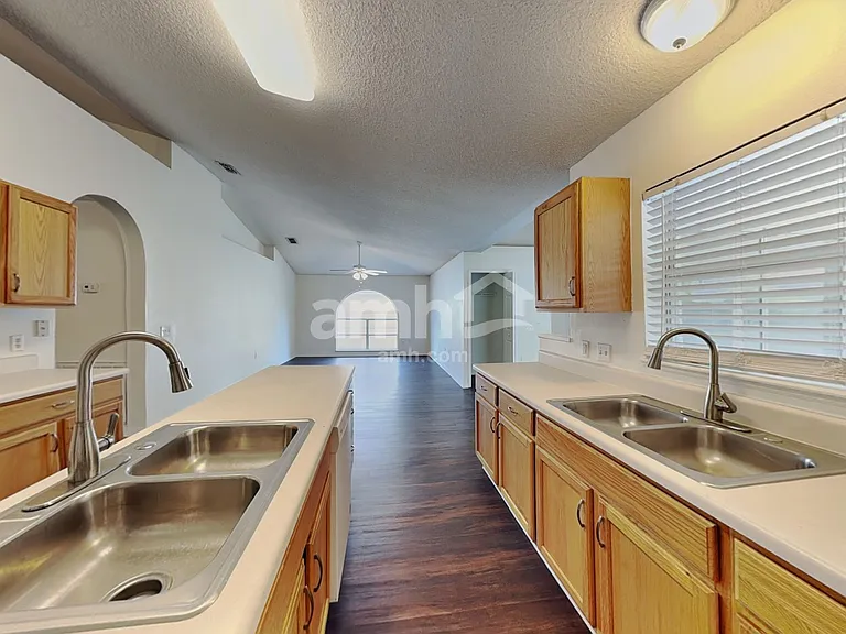 5528 Cougar Park Ct — Photo 3
