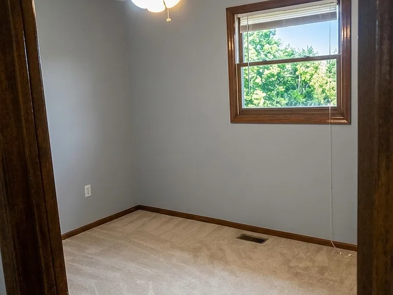 1541 Park Place Dr — Photo 6