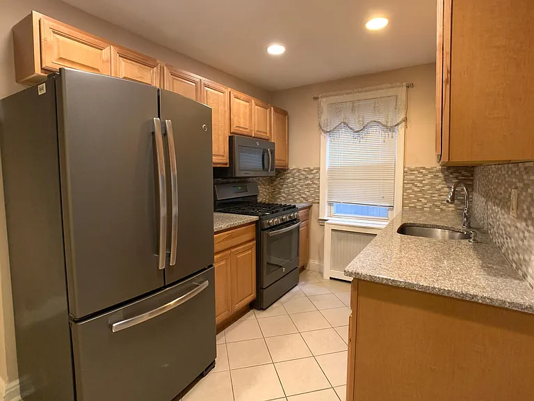 2313 Tenbroeck Ave #1 — Photo 1