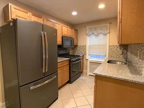 2313 Tenbroeck Ave #1 Photo 1