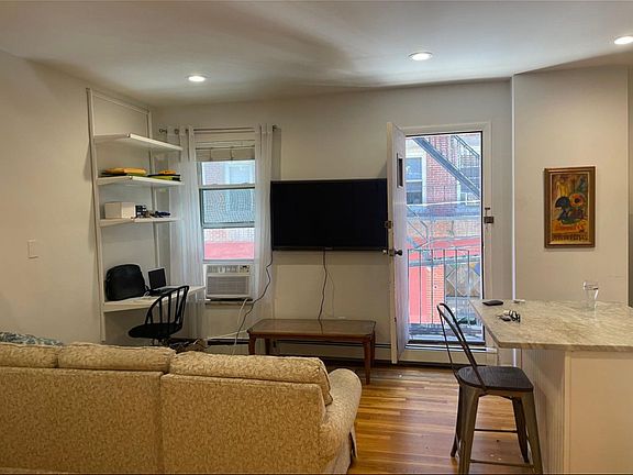5th image of 160 Salem St APT 2