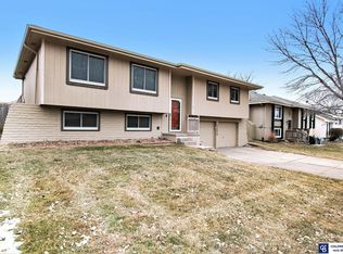 13275 Emiline St, Omaha, NE 68138