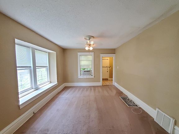 4th image of 3522 Agnes Ave