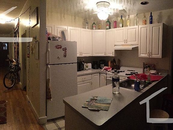 2nd image of 62 Egmont St APT 002