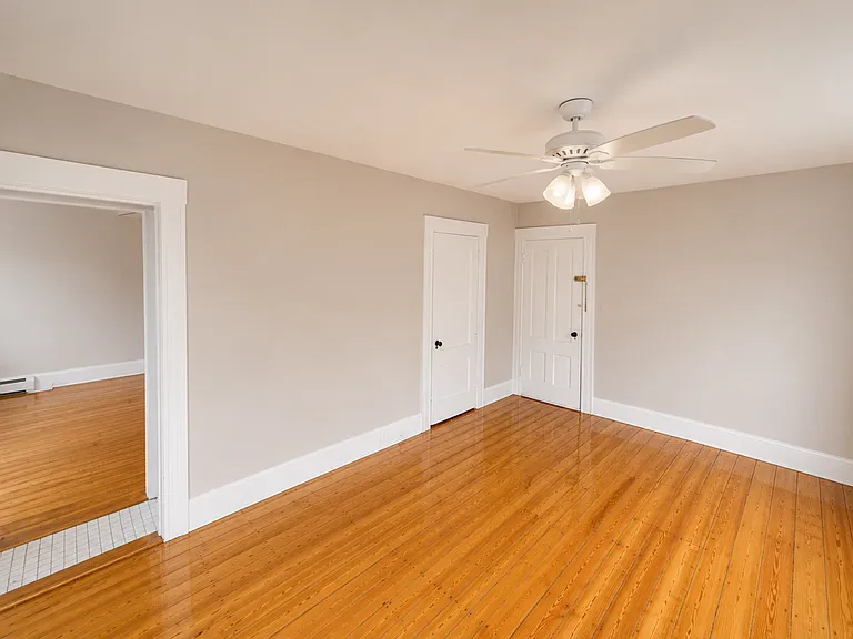 182 Grove St — Photo 4