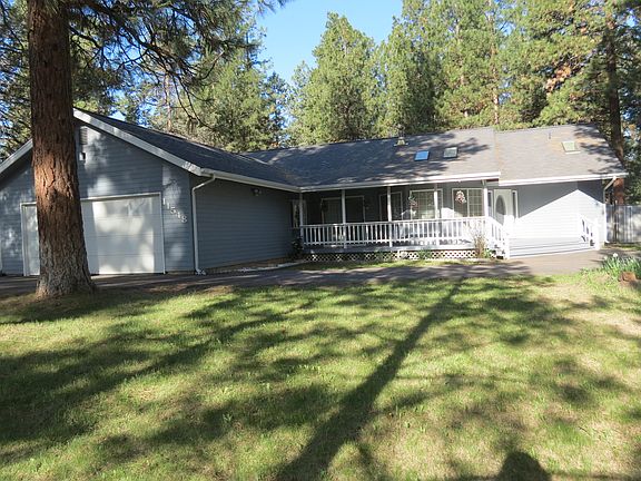 Front of house and yard