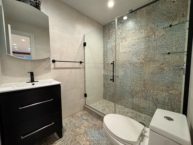253 Jefferson Ave #1 — Photo 4