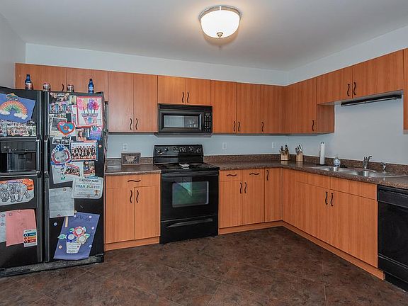 3rd image of 2562 Coppergate Square Dr APT B